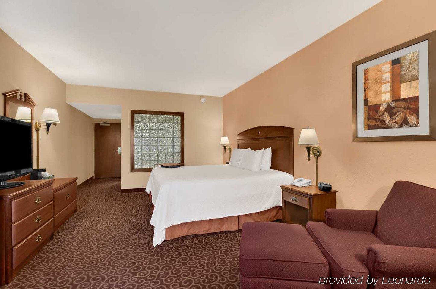 Hotel Hampton 3*